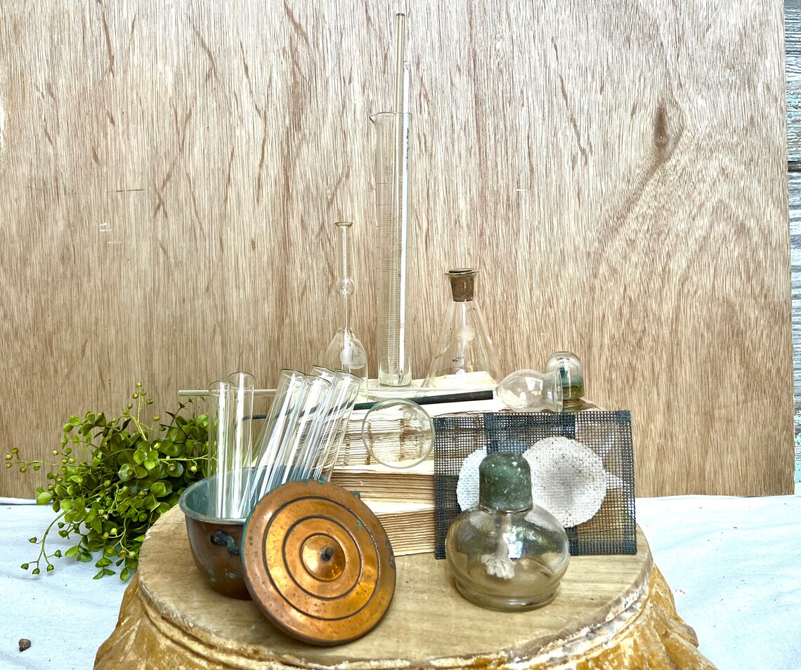 Vintage Chemistry Science Lab Glass Lot . Science Equipment for
