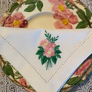 新しいデザートローズ刺繍ナプキン「コンプリメントフランシスカンコレクション」2枚セット