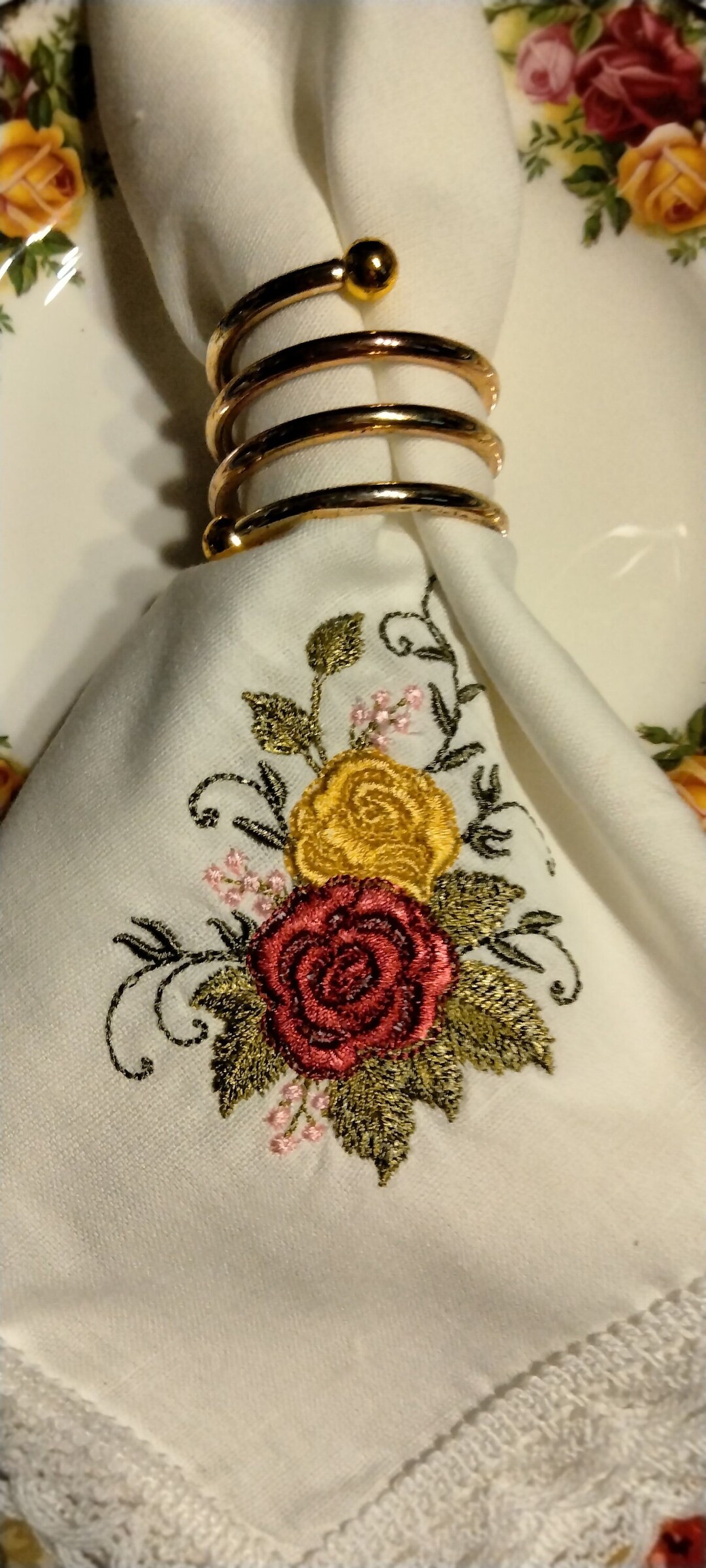 Old Country Roses bouquet Set of 4 Napkins Complement Your Royal Albert China Etsy