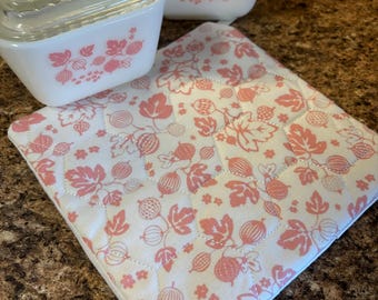Complement Pyrex Gooseberry " Pot Holder"  (Hand Crafted)