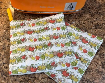 Complement &quot;Spice Of Life Corning Ware&quot; Pot Holder (Hand Crafted)