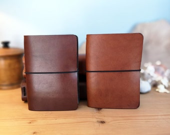Leren omslag voor A6- of A5-notitieboeken. Personaliseerbaar. Navulbaar. Moleskine Fieldnotes Midori Travel Journal notitieboek.