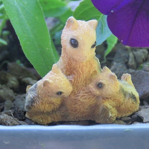 Stone Critters Itty Bitty World/Chipmunk Family/Chipmunk Trio, Mamma and 2 Babies/Chipmunk Figurine