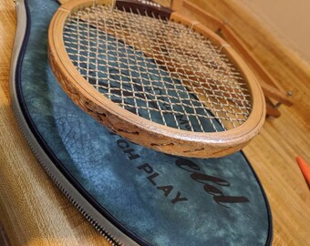 Raquette de tennis vintage Wilson Club Champ Strata Bow bois