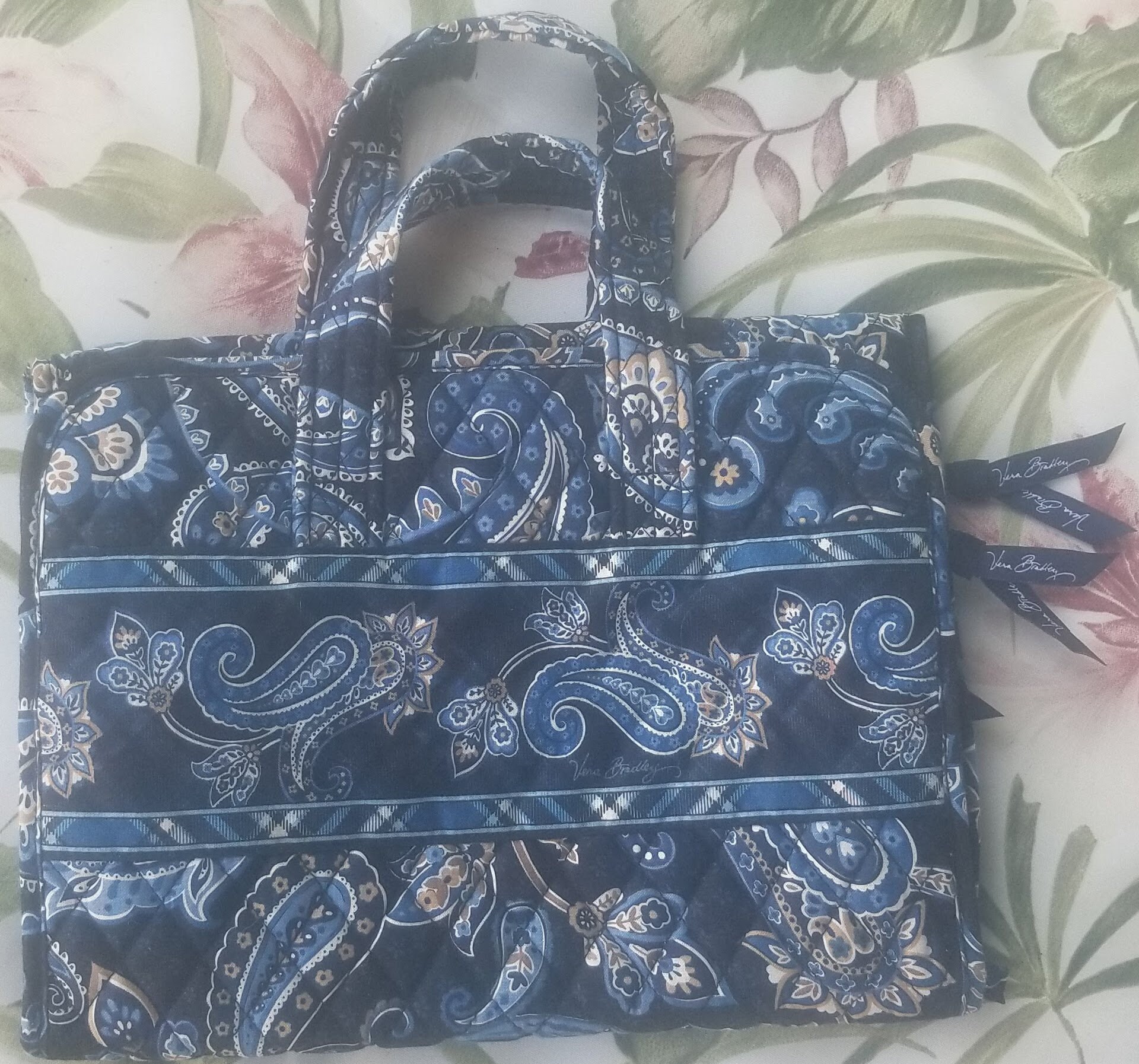 Vera bradley 2024 cosmetics bag