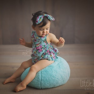Little Puff, Cover and Outfit Bundle • Teal Flowers • Sitter baby  photography posing set