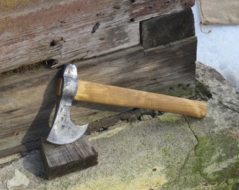 Custom axe , viking axe , axe , hatchet , hiking axe , camping axe , axt , throwing , skull , forged skull , handforged axe ,axe with skull