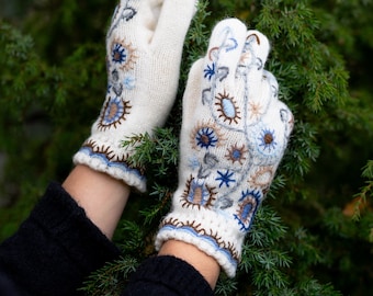 Wool gloves with handmade embroidery - Embroidered gloves - Warm knitted gloves