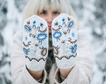 Wool mittens with handmade embroidery - Double layer mittens - Embroidered mittens - 100% wool