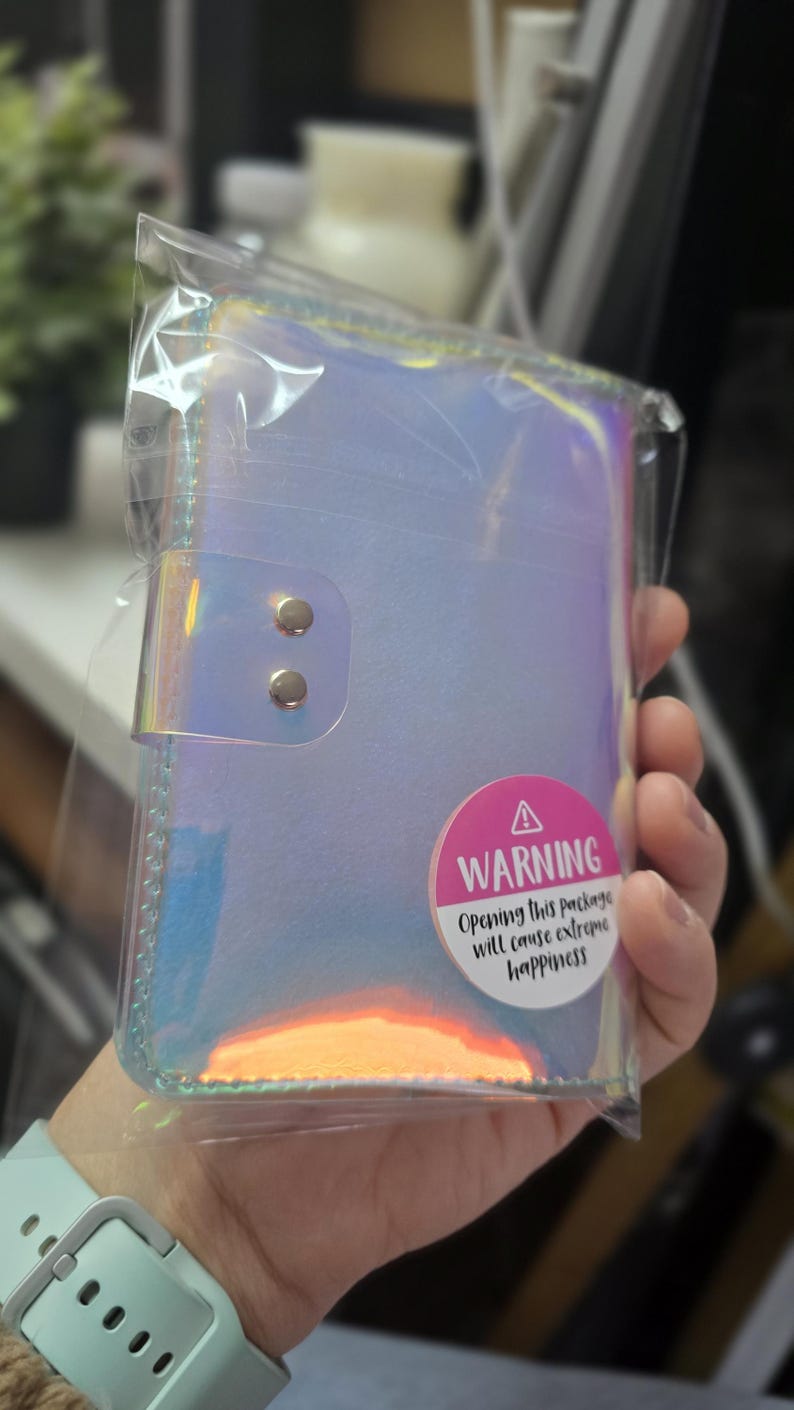 Slim Holographic Passport Holder: Clear Passport Wallet. Gift for her. Bild 11