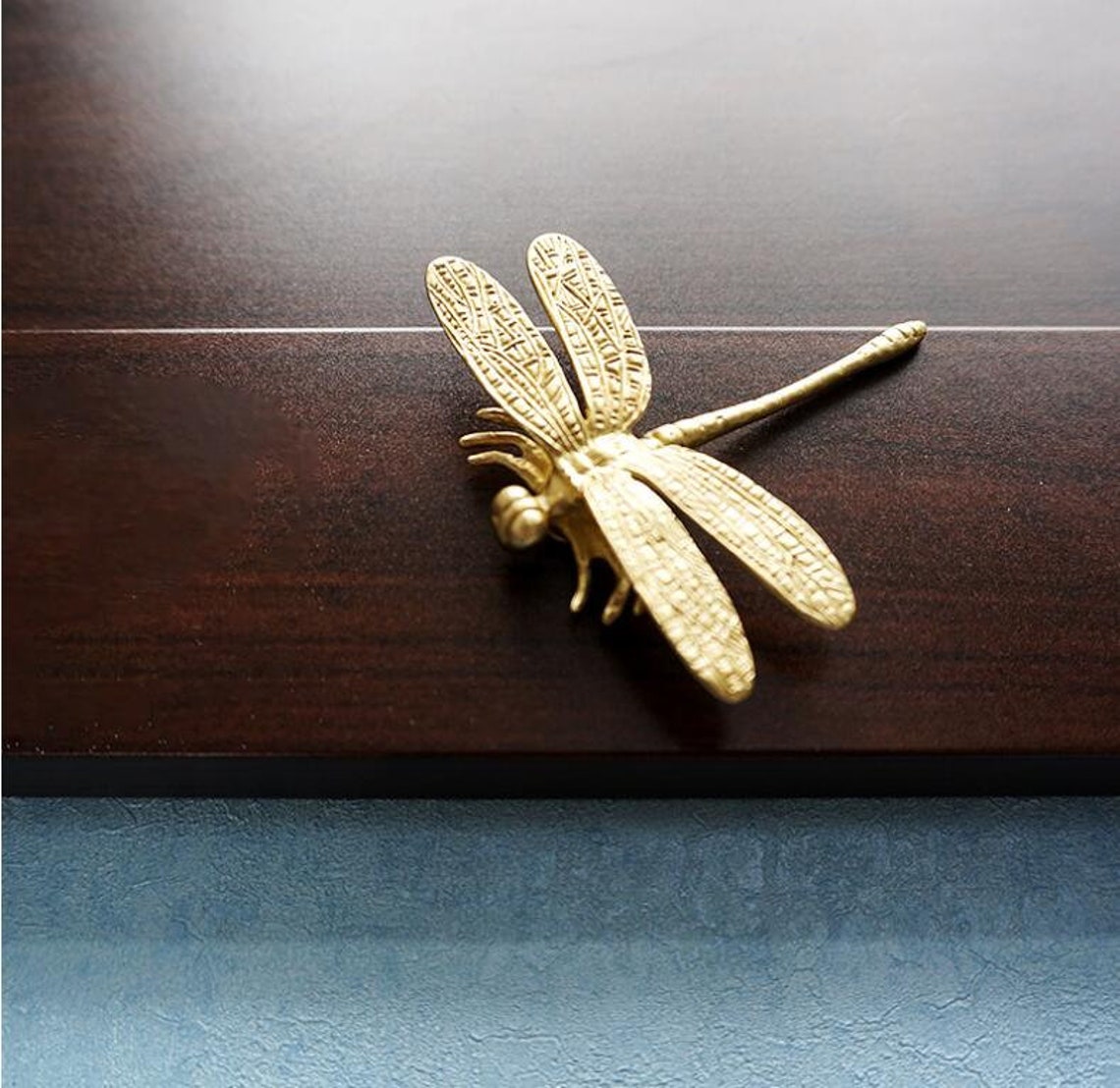 Mango de muebles de latón libélula perilla de gabinete de | Etsy