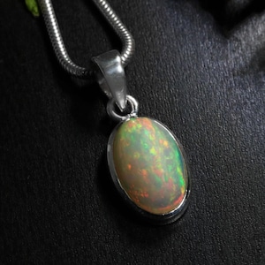 Opal Pendant - Welo TOP