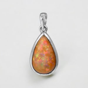 Top Welo Opal Pendant