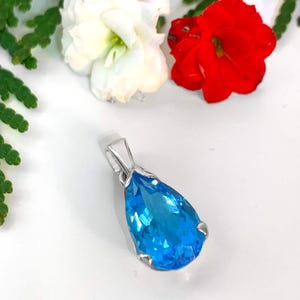 Blue Topaz Pendant - Swiss Blue