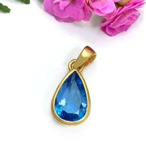 Blue topaz pendant