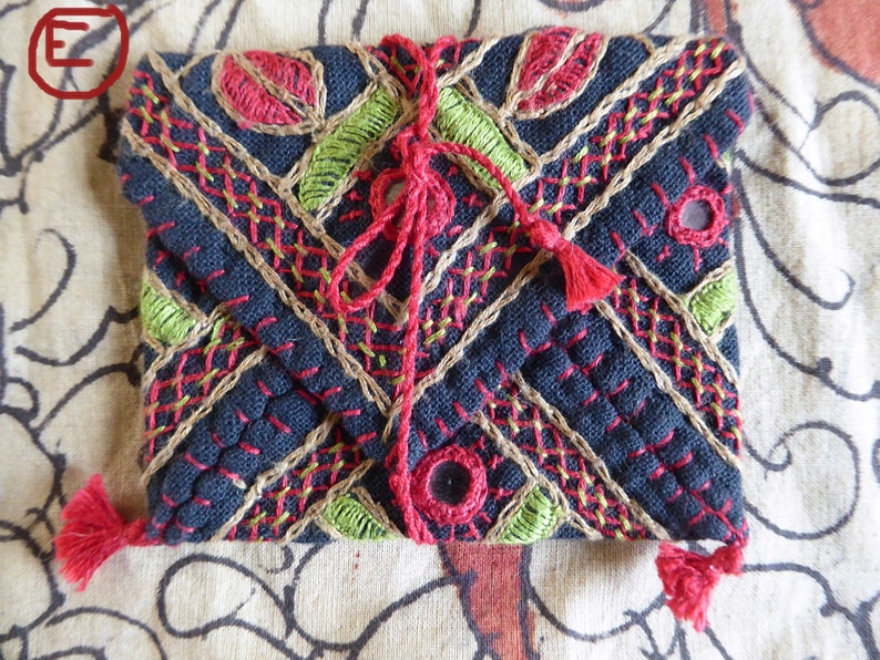 indian hand made and embroidered bag purse India Rajasthan mirrors handicraft ethnic traditional