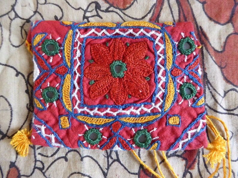 indian hand made and embroidered bag purse India Rajasthan mirrors handicraft ethnic traditional