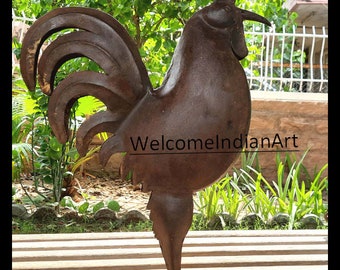 Vintage Eisen Hahn Skulptur: Antike indische Gartendekoration