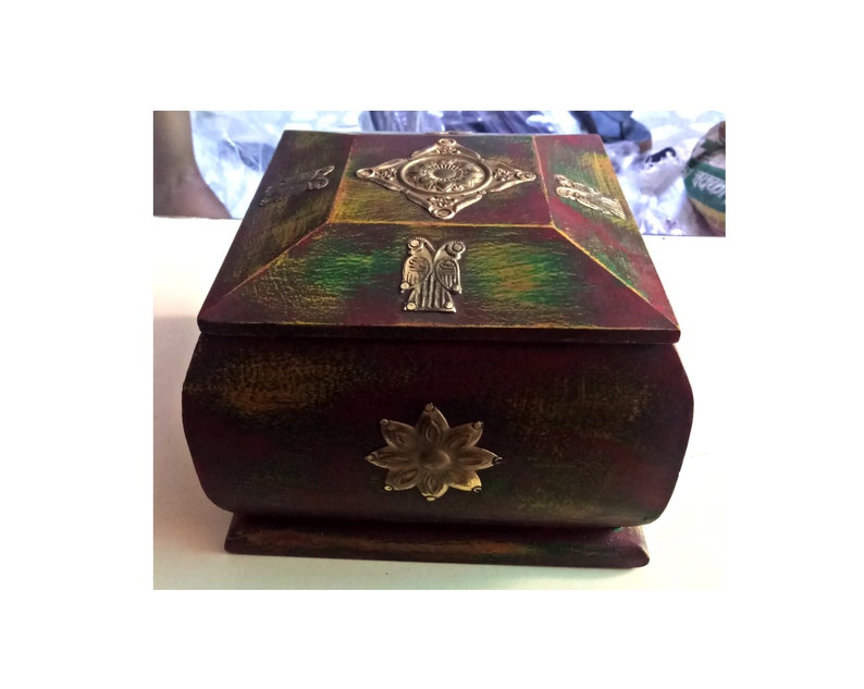 Small Jewelry Box Brass Fitted Box Trinket jewelry Storage Box Old Wooden Box Jewelry Box Keep Sake Home Decor Collectible Indian Art