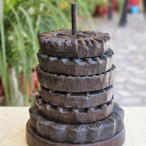 Alte Druckstöcke T Untersetzer, rundes Holzuntersetzer-Set, rustikales Dekor, einzigartiges Geschenk, kleine Pflanztasche, Tischdekoration, indisches Vintage-Geschenk