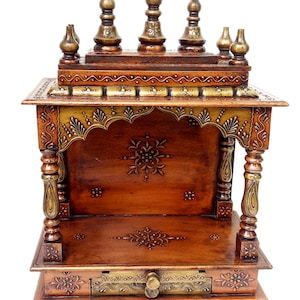 Templo de madera pintado a mano Mandir Pooja Ghar Mandap hecho a mano, arte de decoración para el hogar para colgar en la pared, casa de adoración de madera hecha a mano