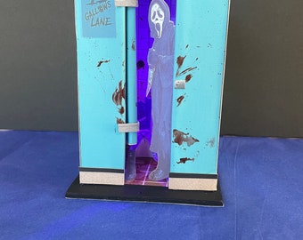 Scream handcrafted lighted bathroom scene