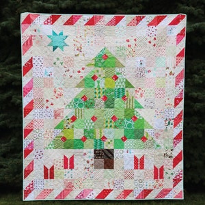 Happy Christmas Quilt Pattern From Maker Valley By Lesue, Holly