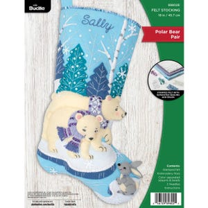 Puede incluir: Kit de calcetín de fieltro con diseño de pareja de osos polares. El calcetín azul, de 45,7 cm, incluye fieltro estampado, hilo de bordar, lentejuelas, abalorios y agujas. El diseño presenta osos polares, árboles y copos de nieve.