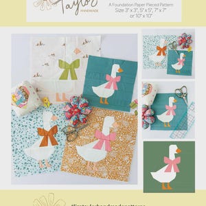 Può includere: Una collezione di blocchi per trapunte in carta con oche bianche, becchi e zampe arancioni e fiocchi colorati. I blocchi sono mostrati in vari tessuti stampati, con il testo Summer Goose Quilt Block.