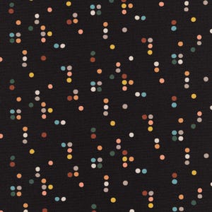 Könnte beinhalten: Ein schwarzer Hintergrund mit einem sich wiederholenden Muster aus kleinen, bunten Punkten. Die Punkte sind in verschiedenen Mustern angeordnet, darunter Linien, Cluster und zufällige Anordnungen. Die Farben der Punkte umfassen Rot, Orange, Gelb, Grün, Blau und Weiß.