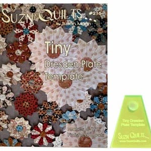 Może przedstawiać: Zielona plastikowa szablon do tworzenia bloku patchworkowego Dresden Plate o wymiarach 11,4 cm. Szablon jest oznaczony jako "Tiny Dresden Plate Template" i "Suzn Quilts".