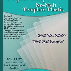 Może przedstawiać: Turkusowa i biała reklama Perfect Shape No-Melt Template Plastic. Tekst zawiera instrukcje użytkowania, wymiary 22,86 cm x 29,21 cm oraz frazy „Will Not Melt!” i „Will Not Buckle!”. Produkt jest odporny na ciepło do aplikacji prasowanej.