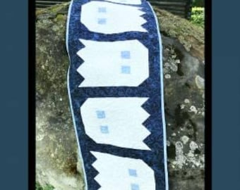 Ghosties Table Runner Pattern By Villa Rosa Designs Villa Rosa - Running Doe