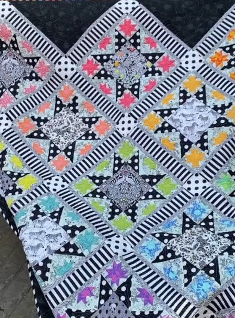 Tula Pink Center Stage/ Opening Night Quilt KIT Linework | Etsy