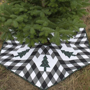 Buffalo Lodge Tree Skirt Quilt Pattern - Krista Moser - The Quilted Life - Pattern or KIT