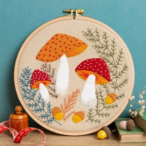 Corinne Lapierre - Corinne Lapierre - Wool Mix Felt Applique Hoop Kit - Toadstools
