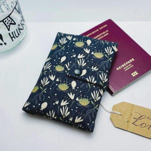 Reisepasshülle BLUMENWIESE Hülle für Ausweise und Pässe genäht Reiseetui Organizer