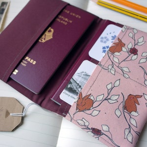 Reisepasshülle HASEN Hülle für Reisepass und Impfausweis Passhülle mit Kartenfächern klein und handlich Altrosa Rot