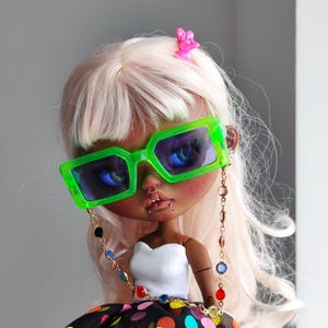 Blythe Doll Glasses with Chain: Blythe Outfit Accessory