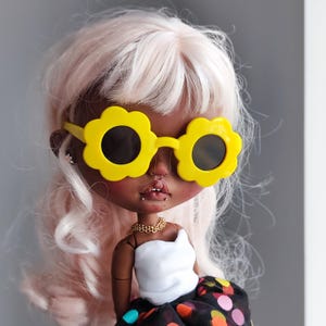 Blythe Doll Glasses: Stylish Doll Accessory