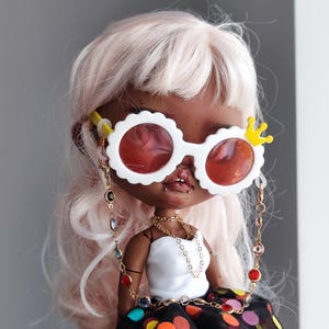 Blythe Doll Glasses with Chain: Blythe Outfit Accessory