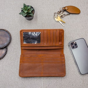 Personalized Leathet Wallet Women, Full Grain Leather Long Wallet with ID and Phone Compartment, Gifts For Her image 5