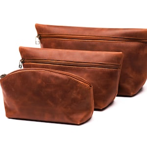 Trousse à maquillage en cuir, Cadeau personnalisé pour elle, Trousse à cosmétiques avec monogramme, Cadeau de demoiselle d'honneur, Cadeaux pour femme, Trousse de toilette, Fait main