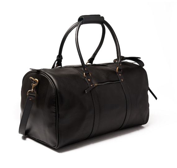 Leather Shoulder Bag Figura  Leather shoulder bag men, Full grain leather  bag, Weekend duffle bag