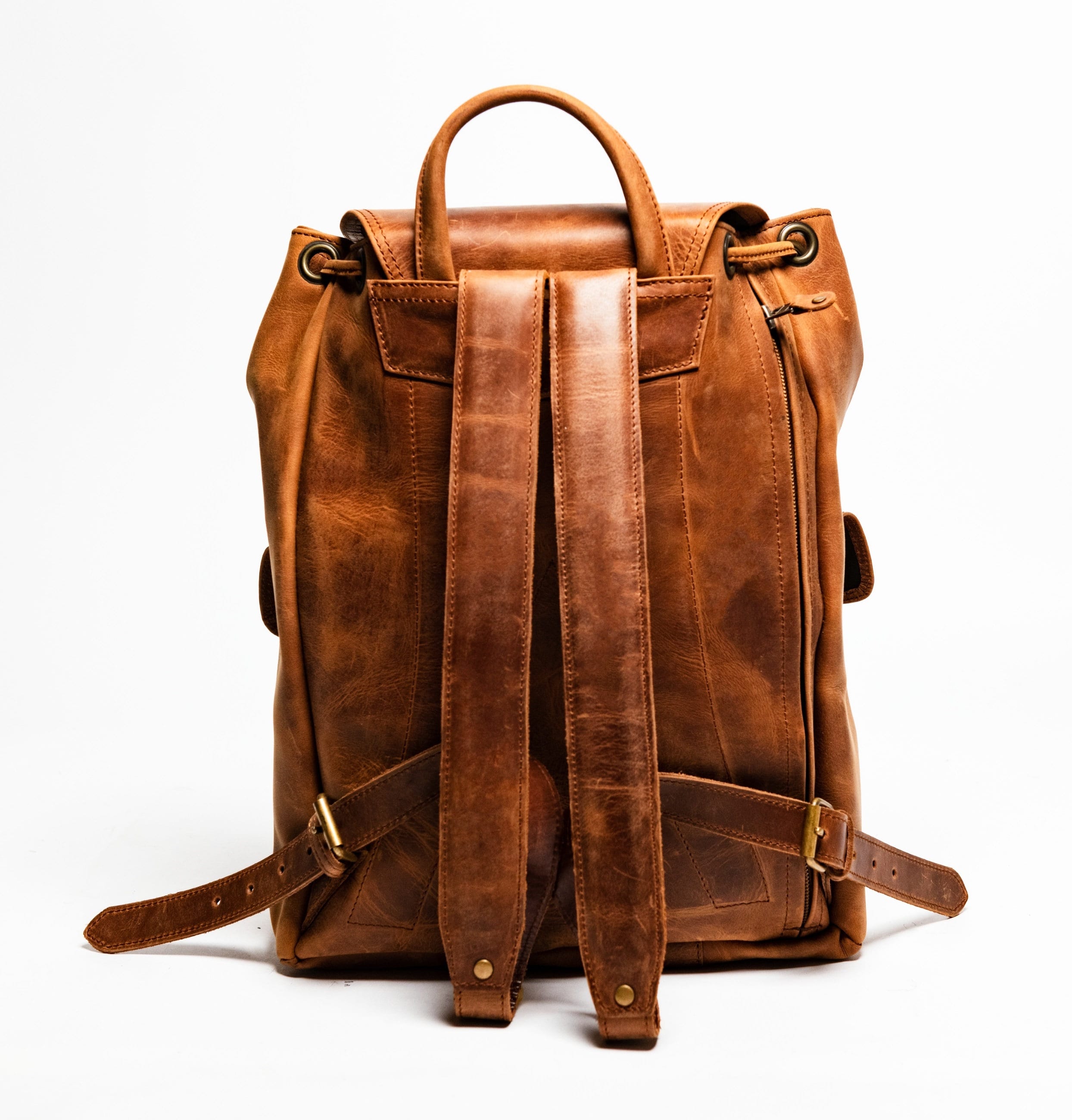 レザー製ブラウンバックパック il_fullxfull.1981930358_ades.jpg