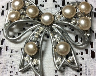 Vintage Bow Brooch with Clear Rhinestones and Faux Pearls