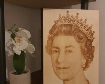 Queen Elizabeth Bild gebrannt auf Sperrholz Pyrografie maßgefertigt A4 Größe