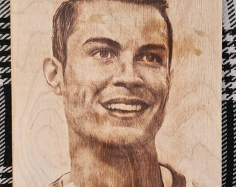 Cristiano Ronaldo Portugiesischer Fußballer CR7 Bild auf Holz gebrannt Pyrographie A4 Größe
