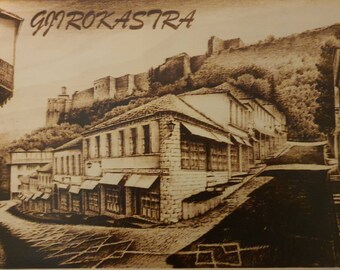 Bild auf Holz gebrannt GJirokastra Pyrografie A4 Größe individualisiert