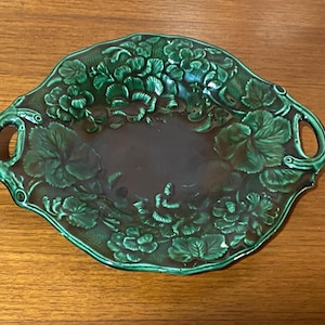 Antique Majolica Geranium Leaf Platter: English Pottery Art